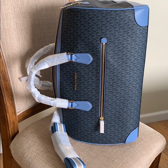 Michael Kors Travel Duffle French Blue - Picture 6 of 7